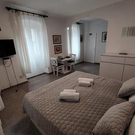 Old Varos 1 Apartamento