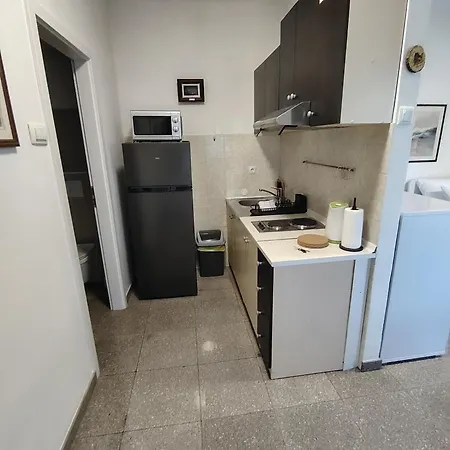 Old Varos 1 Apartment *